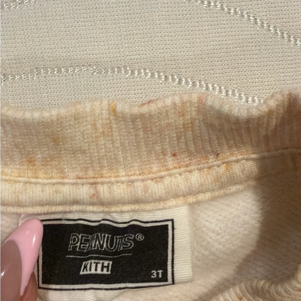 Kith Cream Sweatshirt with Peanuts Label - Picture 2 of 3